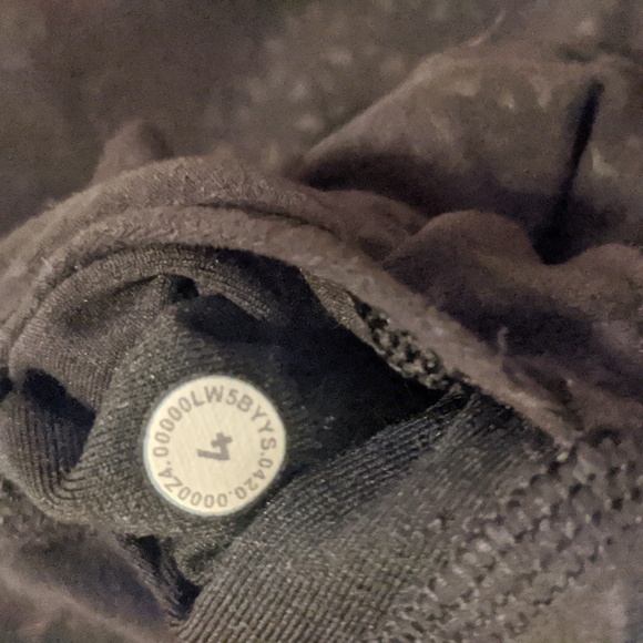 Lululemon black yoga pants - Picture 5 of 10